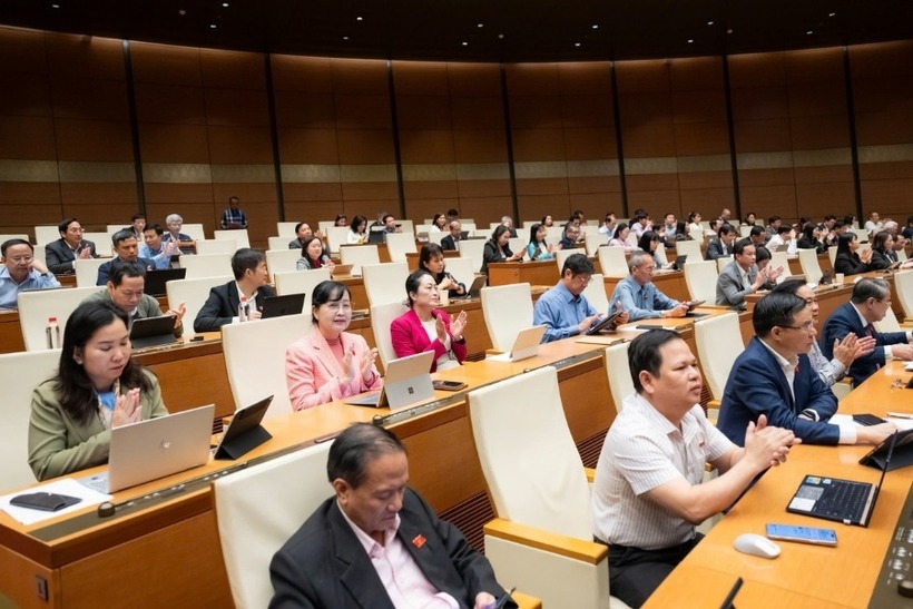 Quốc hội thông qua Nghị quyết. Ảnh: Quochoi.vn