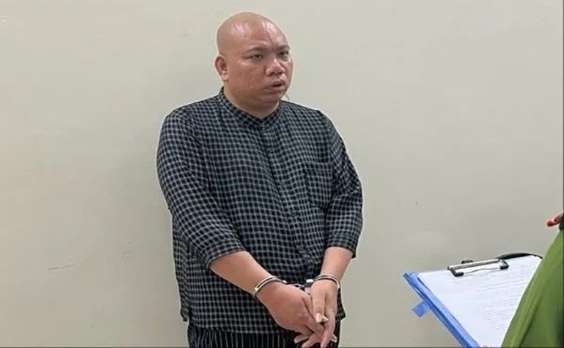 Công an TP.Đà Nẵng đọc quyết định bắt tạm giam đối với Nguyễn Văn Điệp. (Ảnh: Cơ quan công an)