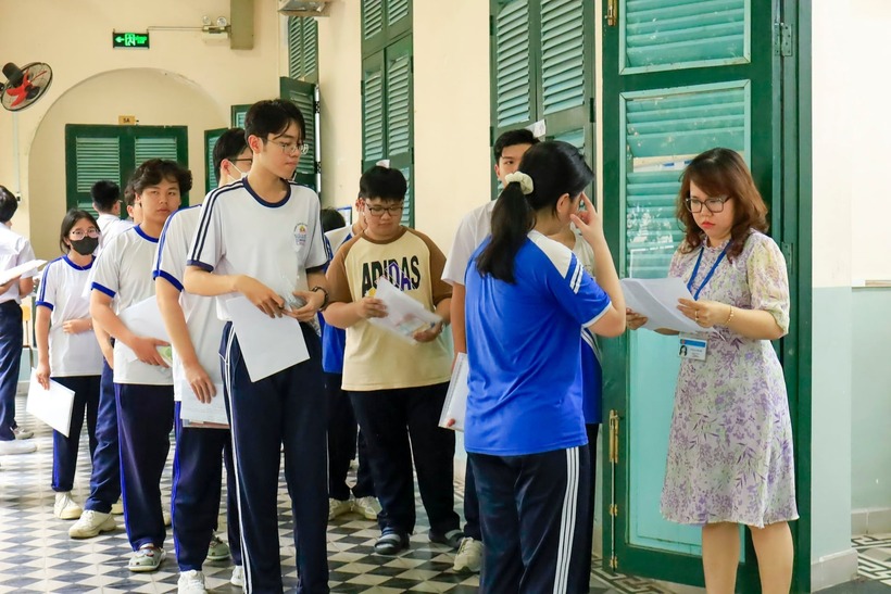 Tuyển sinh đại học năm 2026, nhiều trường bổ sung phương thức xét tuyển mới. Ảnh: Báo Dân việt.