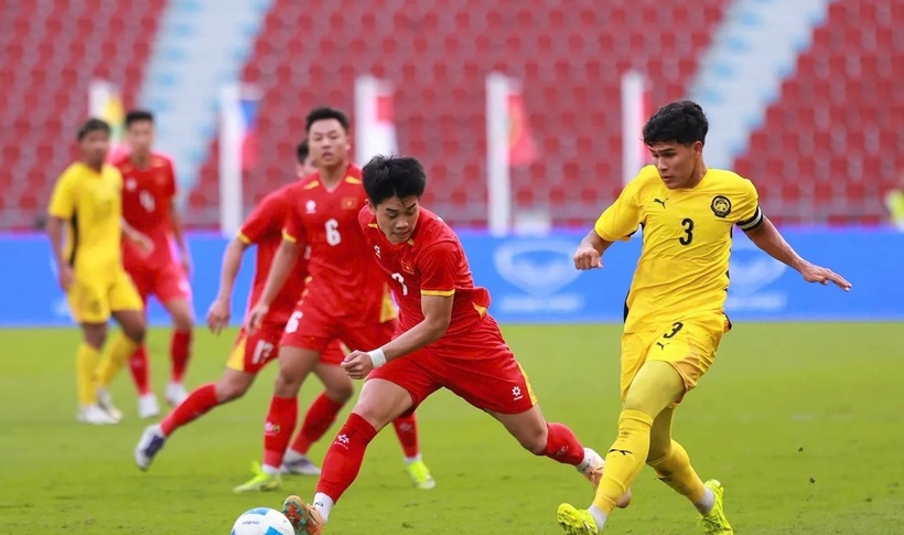 Khép lại trận đấu, U22 Việt Nam có chiến thắng 2-0 trước U22 Malaysia để giành vé vào bán kết với ngôi nhất bảng. (Ảnh: Kinh tế & Đô thị)