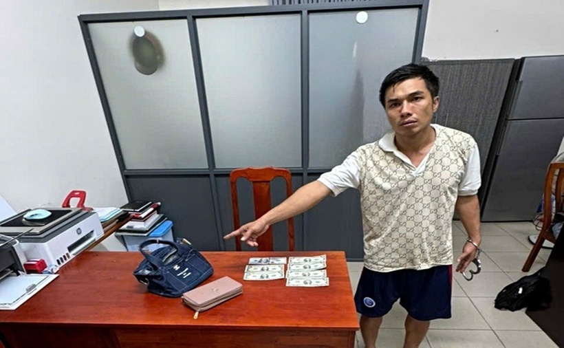 Đối tượng Nguyễn Văn Tạo bị bắt cùng tang vật. (Ảnh: Người lao động)