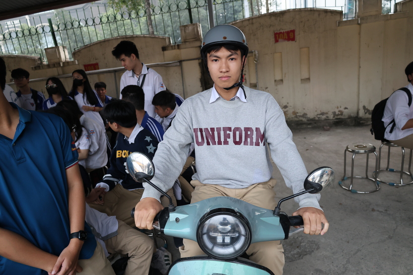 Em Bùi Xuân Kiên, học sinh lớp 12A7, Trường THPT Trung Văn.