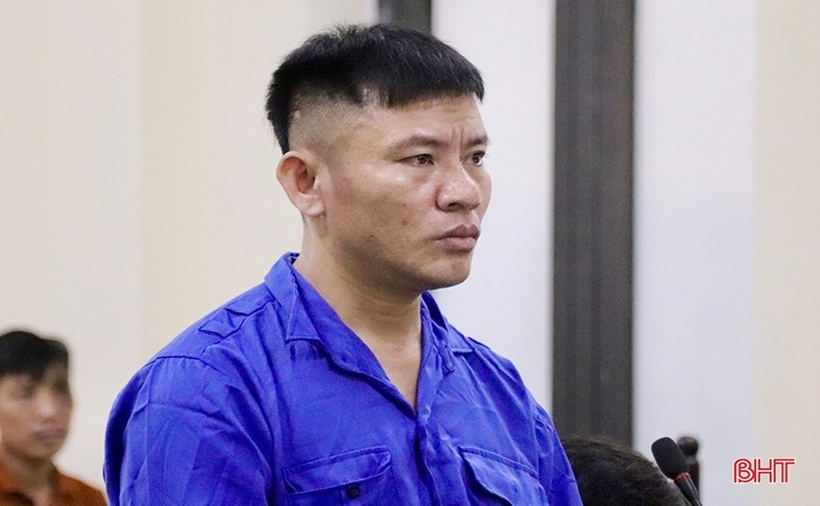 Bị cáo Nguyễn Hồng Sơn (SN 1983, trú thôn Kim Quang, xã Quang Thọ, Vũ Quang) tại phiên xử sơ thẩm của TAND tỉnh. (Ảnh: Báo Hà Tĩnh)