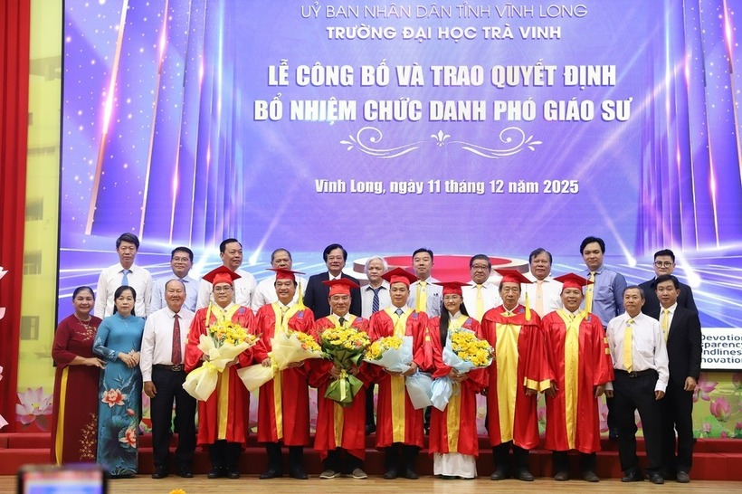 Một trường đại học ở miền Tây có thêm 5 phó giáo sư. Ảnh: Báo Thanh niên.