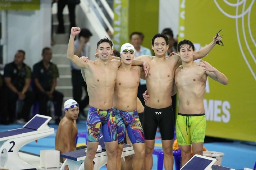 "Bộ tứ nam thần" bơi Việt Nam. Ảnh: Báo Thể thao Văn hóa.