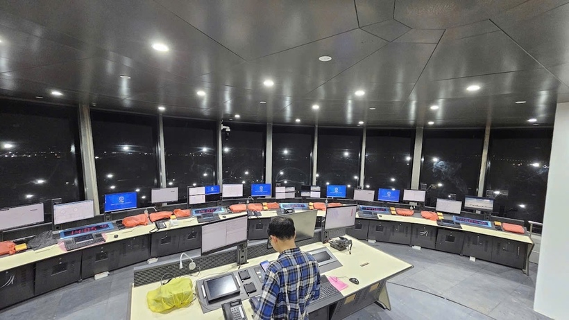 VATM đang dốc toàn bộ lực lượng cho việc lắp đặt hệ thống trang thiết bị trên Đài Kiểm soát không lưu Long Thành