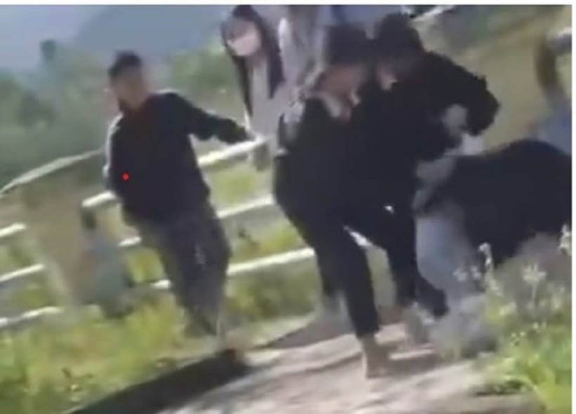 Hình ảnh ghi lại sự việc. Ảnh: Lao động