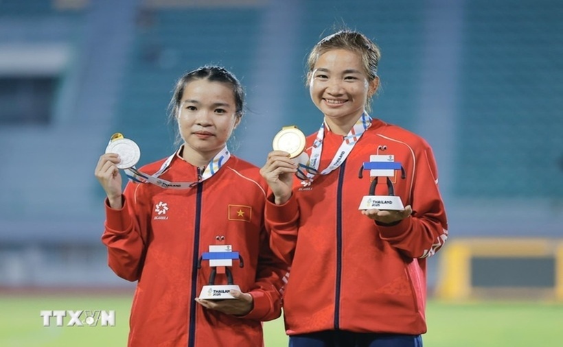 Nguyễn Thị Oanh lần thứ 5 giành HCV chạy 5000m nữ tại SEA Games, Lê Thị Tuyết giành HCB cùng nội dung. (Ảnh: TTXVN)