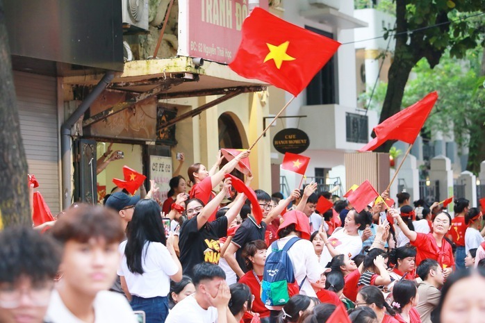 Dịp Quốc khánh 2/9, Đảng và Nhà nước cũng đã quyết định tặng quà tới toàn thể nhân dân, với mức 100.000 đồng/người. (Ảnh: Người lao động)