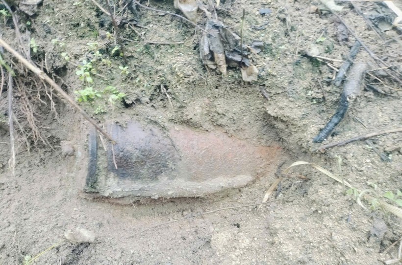 Quả bom được tìm thấy. Ảnh: VTC News.