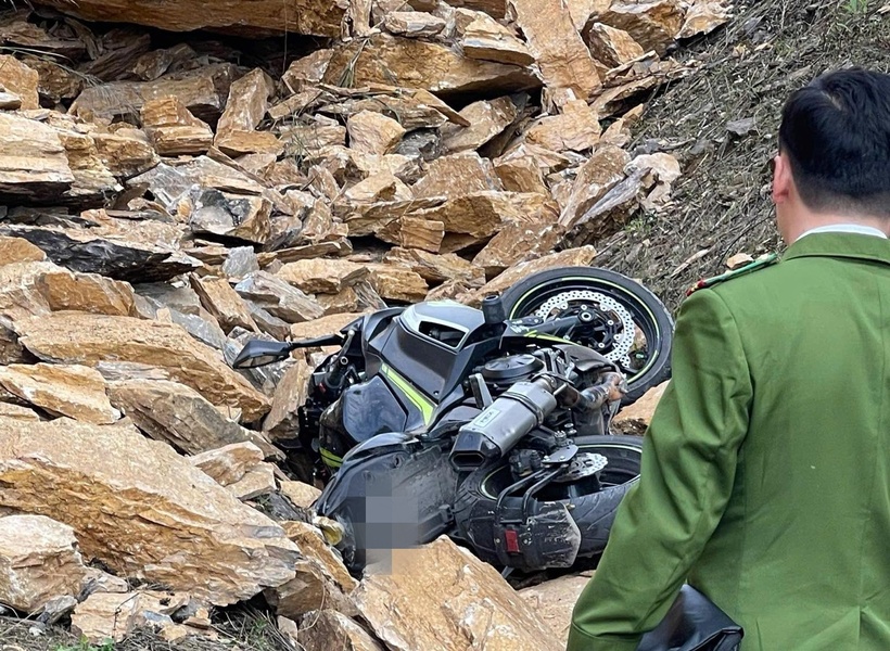 Hiện trường vụ sạt đèo