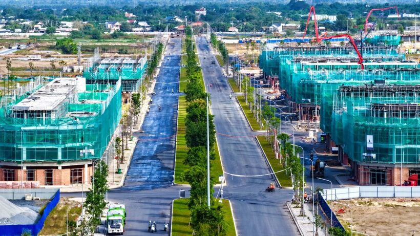 Vinhomes Green City ngày càng rõ hình hài khi tiện ích nội khu và các dãy nhà được đẩy mạnh xây dựng (Ảnh: Vinhomes)