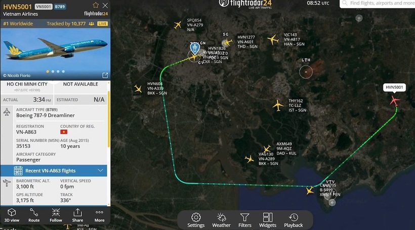 Chuyến bay mang số hiệu VN5001 cất cánh từ sân bay Tân Sơn Nhất lúc 15h30, hạ cánh tại sân bay Long Thành lúc 16h05 ngày 15/12