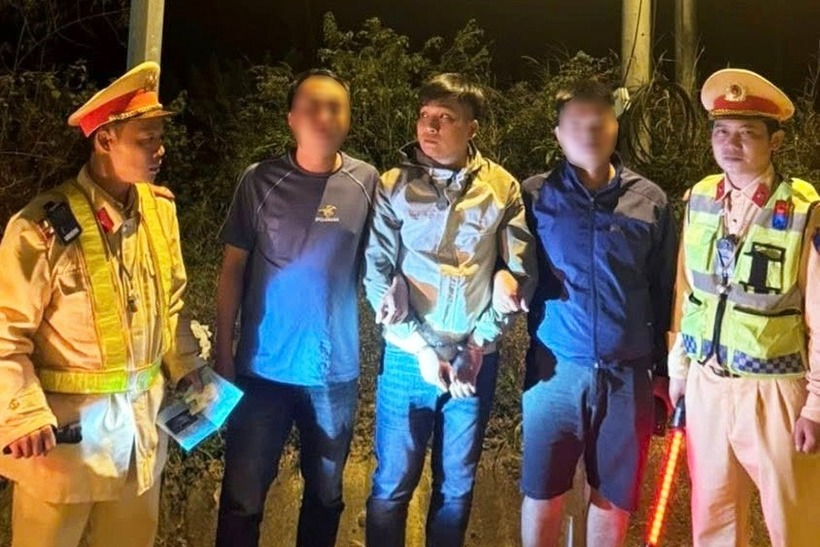 Lê Thanh Tiến bị cảnh sát bắt giữ. Ảnh: Dân Trí