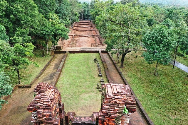 Con đường thiêng dẫn vào trung tâm thánh địa Mỹ Sơn. (Ảnh: Thanh niên)