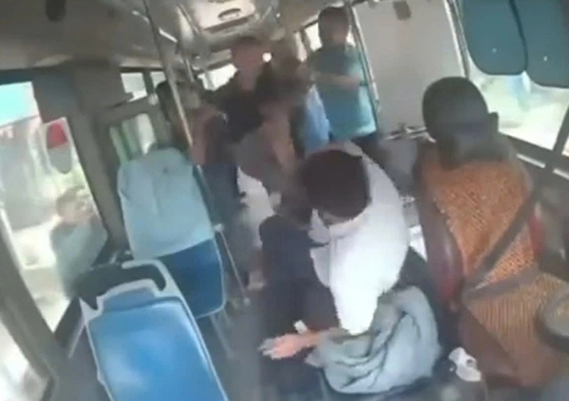 Hình ảnh tài xế P.T.V. bị hành hung (Ảnh: Dân trí)