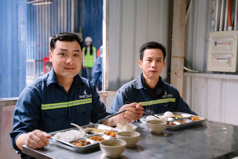 Từ mưu sinh bấp bênh đến cuộc sống đủ đầy: Nhiều lao động “đổi đời” nhờ việc làm bền vững tại VinCons - 1