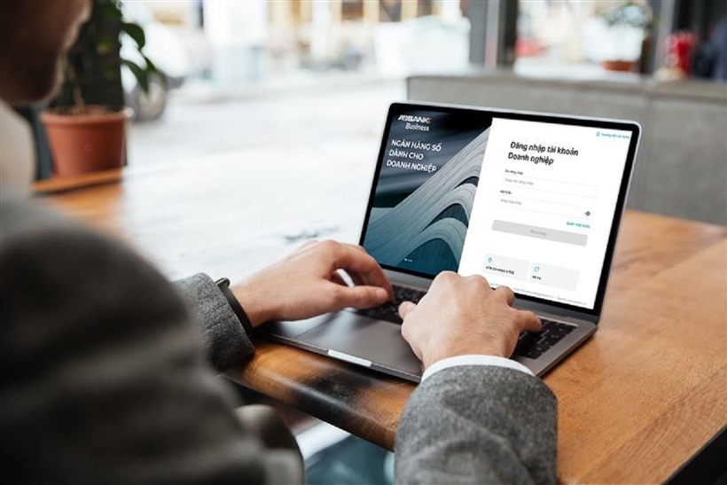 Nền tảng ABBANK Business được phát triển trên công nghệ Open API và chuẩn bảo mật FIDO, giúp doanh nghiệp vận hành linh hoạt, tối ưu quản trị và hỗ trợ mở rộng hoạt động kinh doanh mọi lúc, mọi nơi