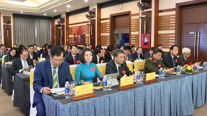 Ông Trần Công Phàn, Phó Bí thư Đảng ủy, Phó Chủ tịch Thường trực Hội Luật gia Việt Nam cùng đại diện lãnh đạo tỉnh Quảng Trị dự Đại hội.