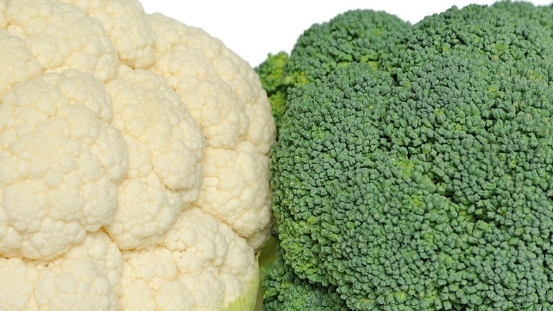 Súp lơ trắng&nbsp; chứa nhiều vitamin C, vitamin K, canxi, axit folic, kali và chất xơ.