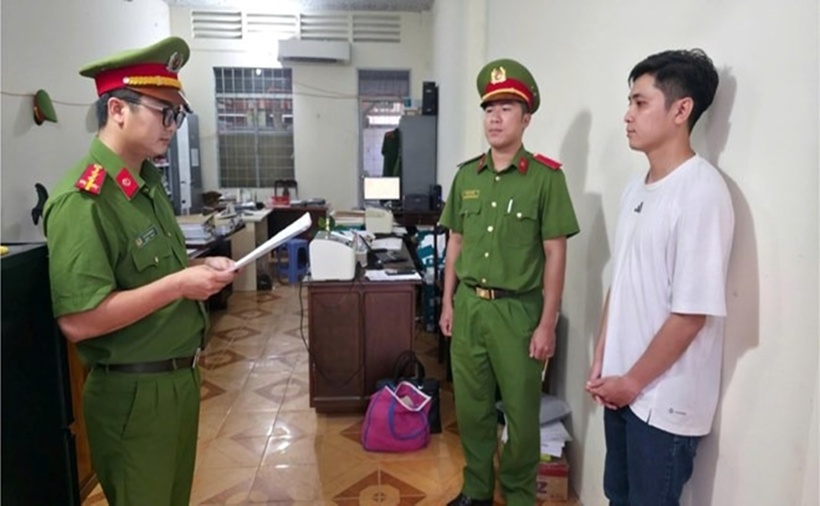 Hữu bị khởi tố, bắt tạm giam để điều tra về hành vi lừa đảo chiếm đoạt tài sản. (Ảnh: Lao động)