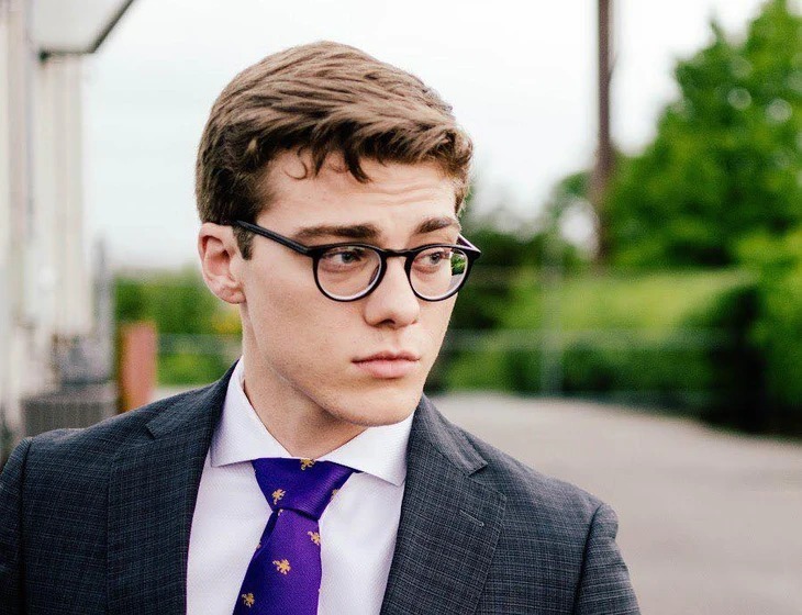 Nam diễn viên Blake Mitchell.