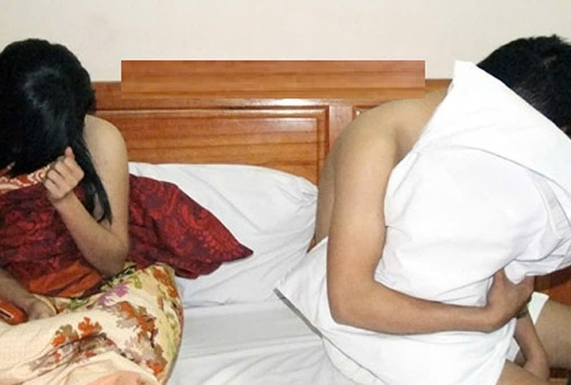 Cặp đôi mua bán dâm bị phát hiện tại nhà nghỉ “N.A” (ấp 1B, xã Lộc Tấn). (Ảnh: Công an tỉnh Đồng Nai)