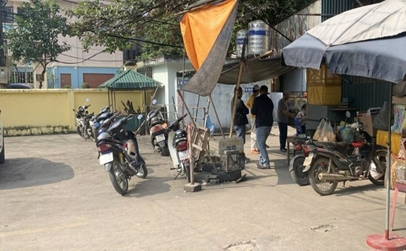 Phát hiện người đàn ông tử vong ở bến xe Hòa Bình, tỉnh Phú Thọ. (Ảnh: Lao động)