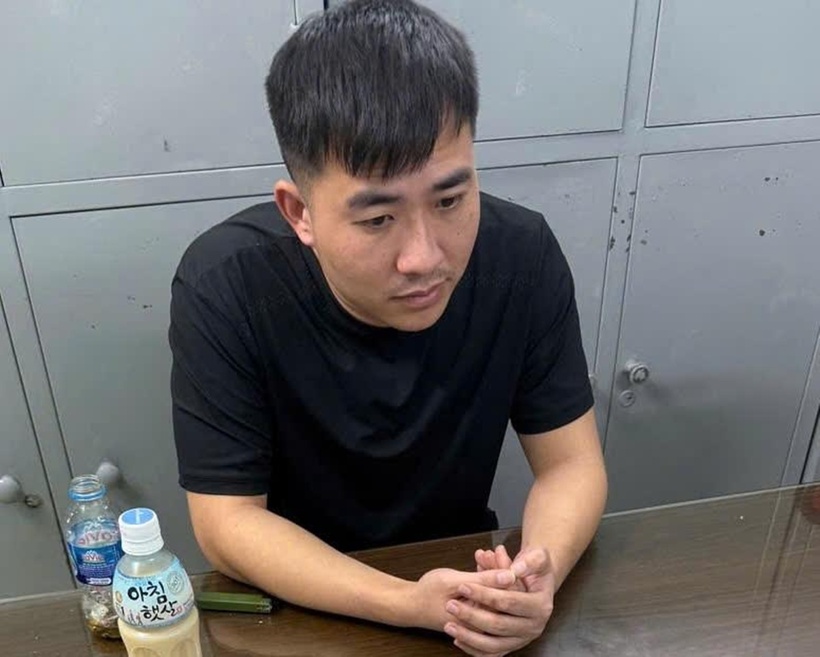 Bắt giữ đối tượng truy nã Đặng Sử Đức. Ảnh: Công an TP Hà Nội.