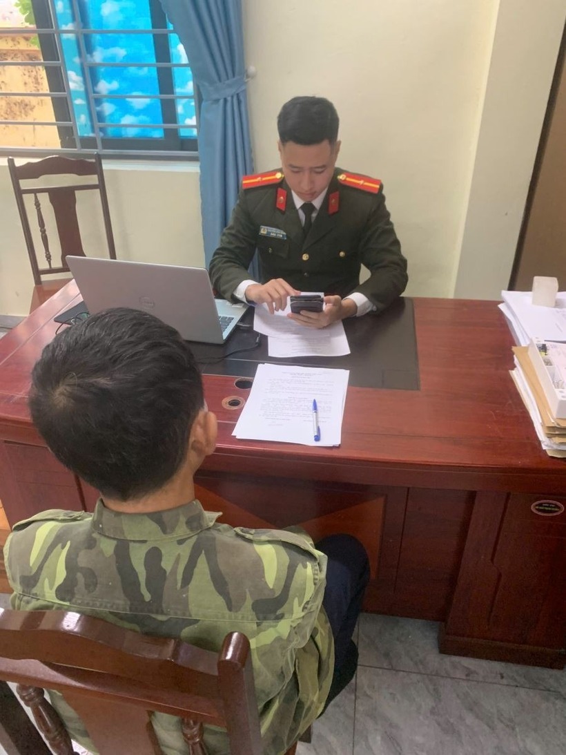 Công an xã Nguyễn Trãi làm việc với chủ tài khoản Facebook T.V.Đ