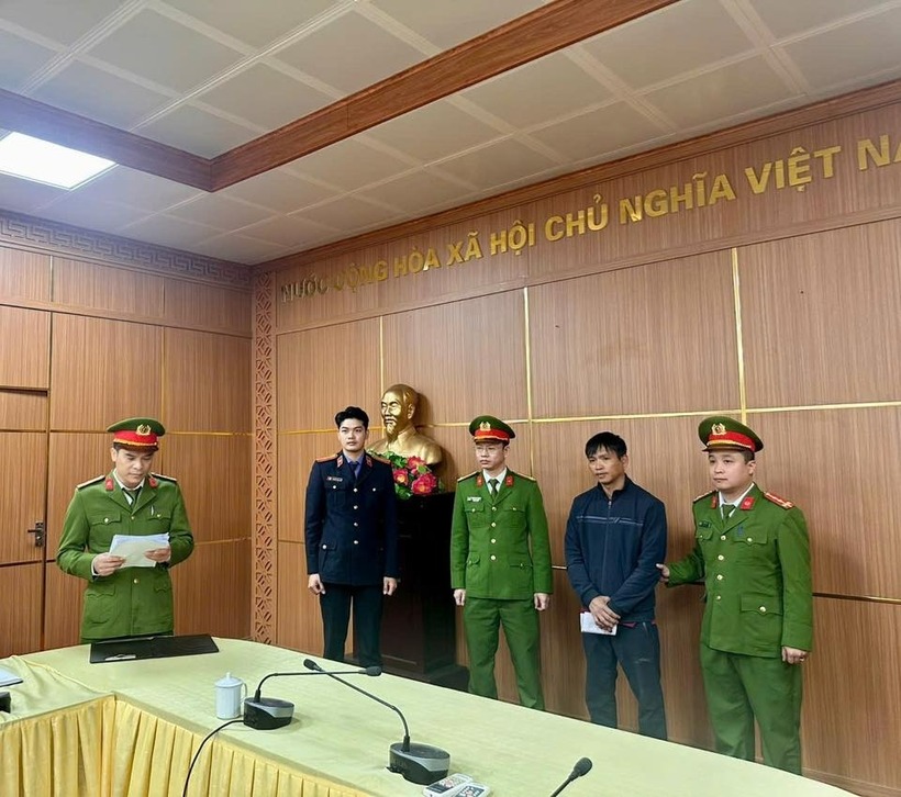 Nguyễn Ngọc Sơn tại cơ quan công an. Ảnh: Báo Xây dựng.