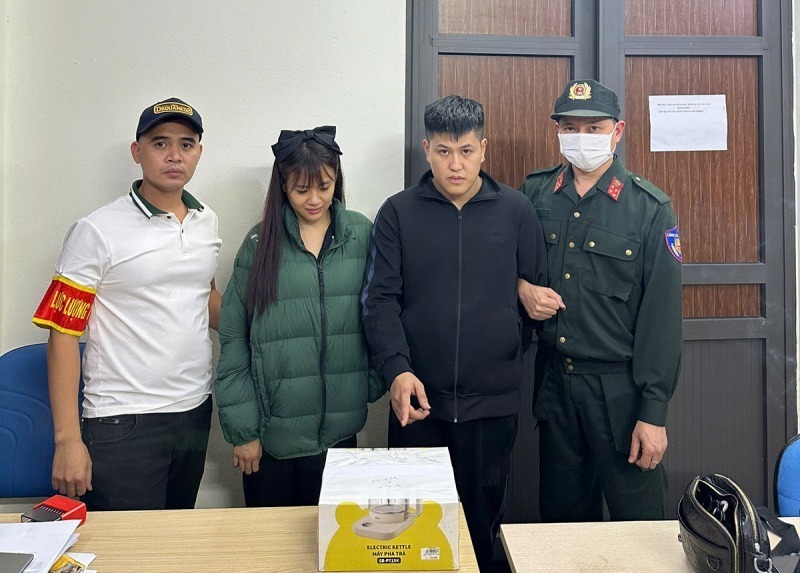 Hai đối tượng tại cơ quan Công an. Ảnh: Công an Nhân dân