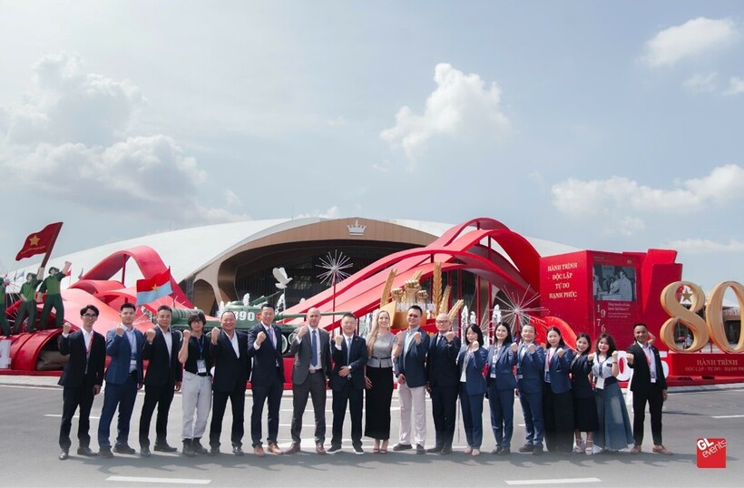 Đội ngũ của GL events phục vụ Triển lãm 80 năm Thành tựu Đất nước Việt Nam