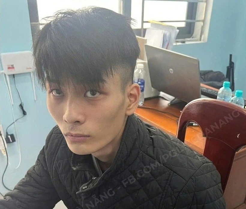Đối tượng Phạm Ngọc Anh Khoa tại cơ quan công an. (Ảnh: Công an Đà Nẵng)