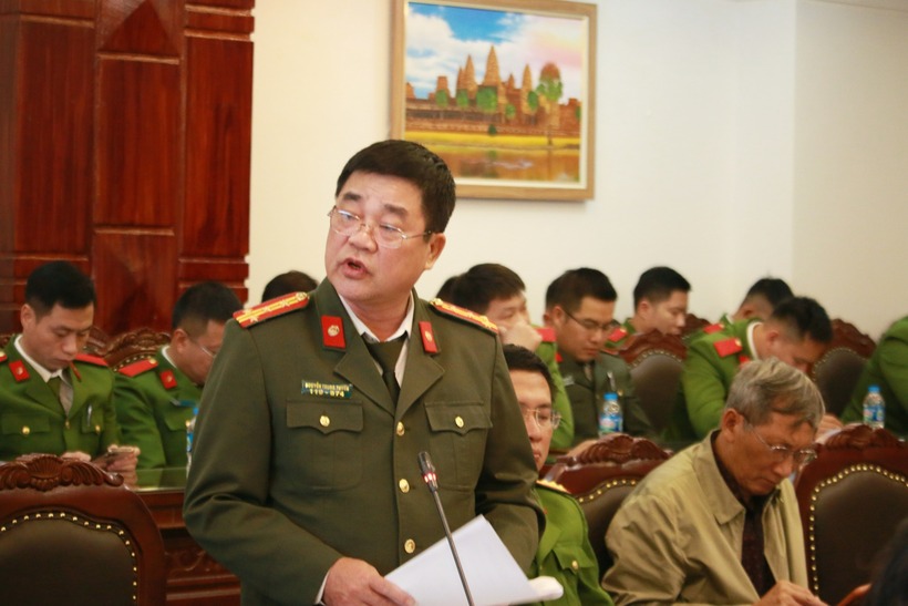 Đại tá Nguyễn Trung Tuyến – Thường trực Chi hội Luật gia Bộ Công an đóng góp ý kiến tại hội thảo.