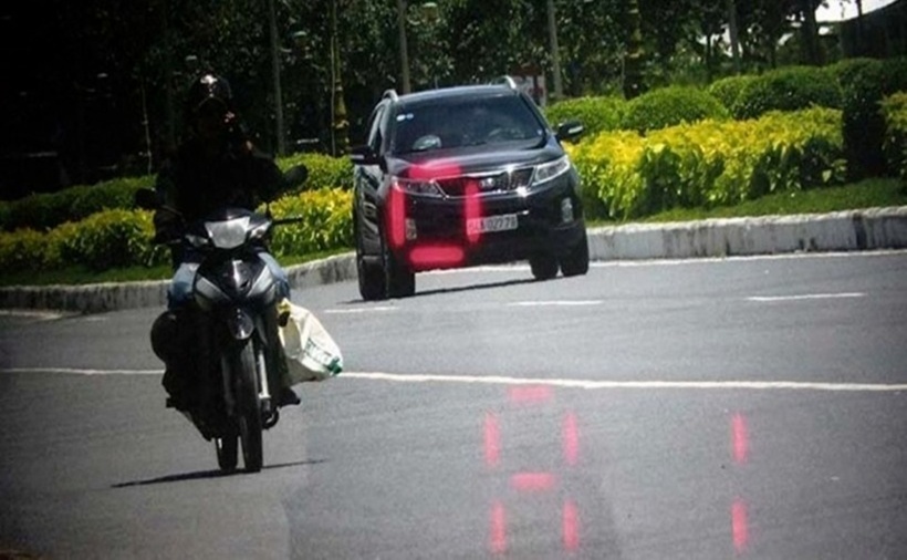 Mức phạt cao nhất khi chạy quá tốc độ đối với ô tô và xe máy. (Ảnh minh hoạ)