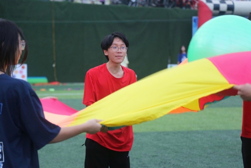 Trong thời gian tới, Tuấn Anh sẽ tập trung hoàn thiện hồ sơ học tập, cân nhắc khả năng du học và dự định thi IELTS. Ảnh: Dân trí