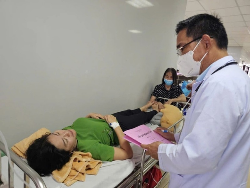 Bệnh viện Đa khoa Bà Rịa đang tiếp nhận và điều trị nhiều trường hợp có biểu hiện đau bụng, tiêu chảy sau khi ăn bánh mì tại cùng một địa điểm