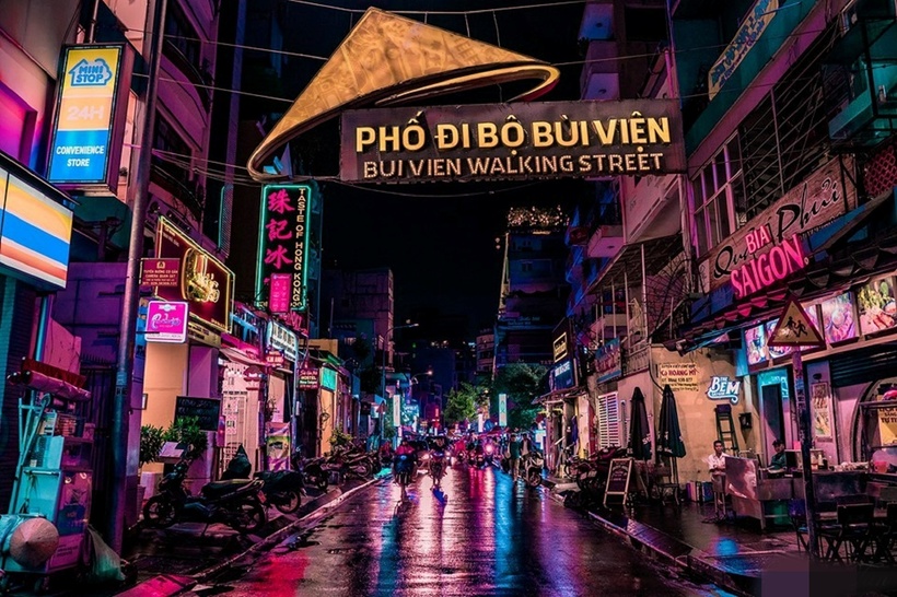 Nếu bạn tới TP.HCM du lịch mà chưa được cảm nhận không khí náo nhiệt, ồn ào của Phố Bùi Viện, Đề Thám, Phạm Ngũ Lão này chắc chắn sẽ là một sự đáng tiếc vô cùng lớn. Ảnh minh họa.
