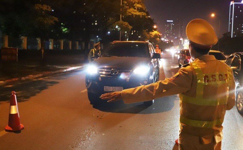 18 mức phạt vi phạm giao thông với ô tô mới nhất 2025. (Ảnh: VietnamNet)