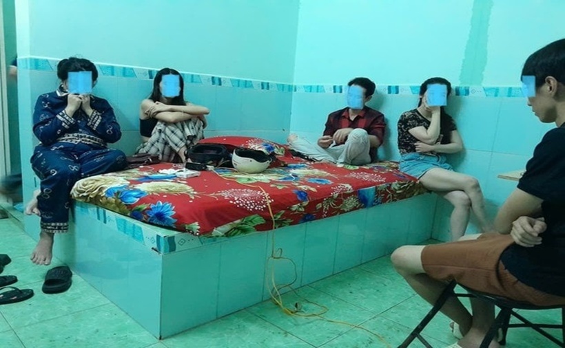 5 đối tượng sử dụng trái phép chất ma túy bị bắt quả tang. (Ảnh: Công an tỉnh Đồng Tháp)