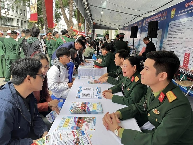Một số trường quân đội xác nhận sẽ lược bỏ các tổ hợp xét tuyển truyền thống như C00, A00, A01. Ảnh minh họa
