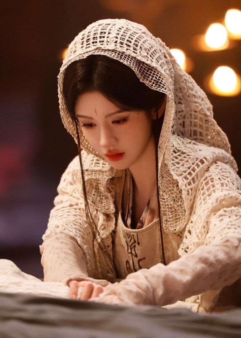 Cúc Tịnh Y khẳng định công ty luôn kìm hãm sự phát triển của cô.