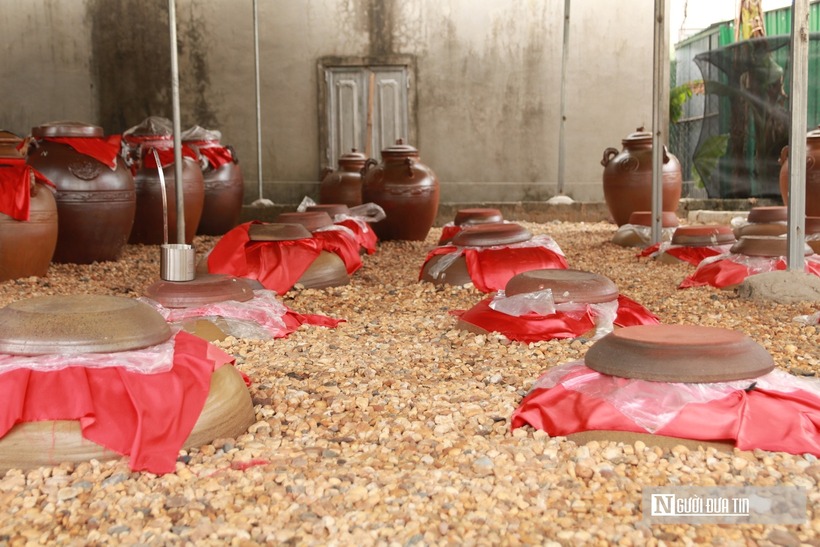 Hiện, anh Đàn đã ngâm khoảng 15.000 lít rượu hồng Đại Huệ. Nhiều nhà hàng trên địa bàn đã liên hệ đặt rượu với số lượng lớn. Theo người đàn ông này, mỗi lít rượu ngâm với 1 kg hồng, đây là tỉ lệ chuẩn để rượu có vị ngọt vừa thanh, dễ uống.