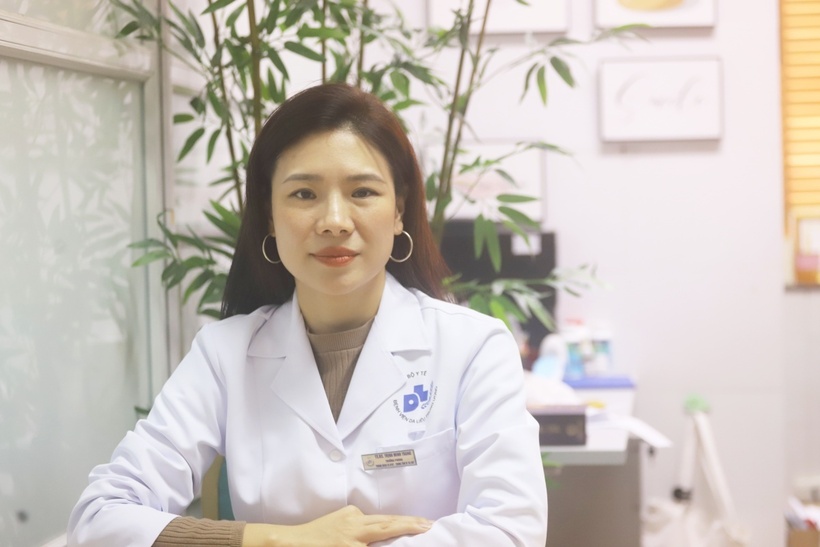 TS.BS Trịnh Minh Trang, Trưởng phòng Nghiên cứu khoa học và Hợp tác quốc tế, Phòng khám chuyên đề các nhiễm trùng lây truyền qua đường tình dục, Bệnh viện Da liễu Trung ương. Ảnh: Lê Liên