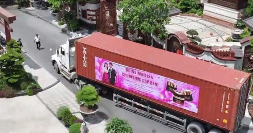 Mỹ phẩm sản xuất tại Trung Quốc được Mailisa nhập về bằng container. (Ảnh: Cắt từ clip)