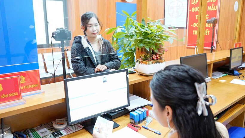 Đồng thời, lực lượng CSGT trực tiếp hướng dẫn 17.609 trường hợp cài đặt, sử dụng ứng dụng VNeTraffic, góp phần nâng cao hiệu quả quản lý và phục vụ người dân trong thời gian tới.