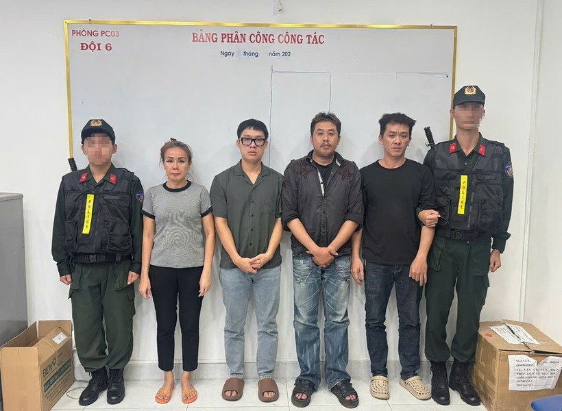 Các đối tượng tại cơ quan công an. Ảnh: Vietnamnet.