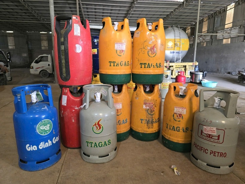 Các thương hiệu gas nhóm đối tượng làm giả. Ảnh: Báo Dân trí.