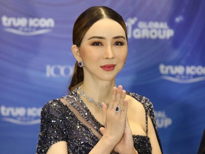 Anne Jakrakutatip là chủ sở hữu cuộc thi Miss Universe từ 2023.